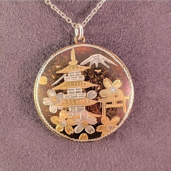 Vintage Sterling Japanese Pagoda Damascene Hand Etched Pendant Neckl… - Picture 4 of 7